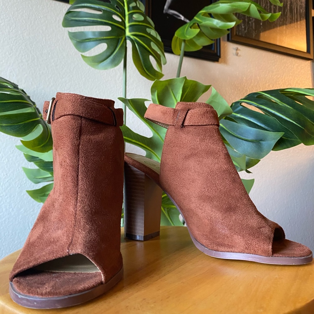 Open toe heels